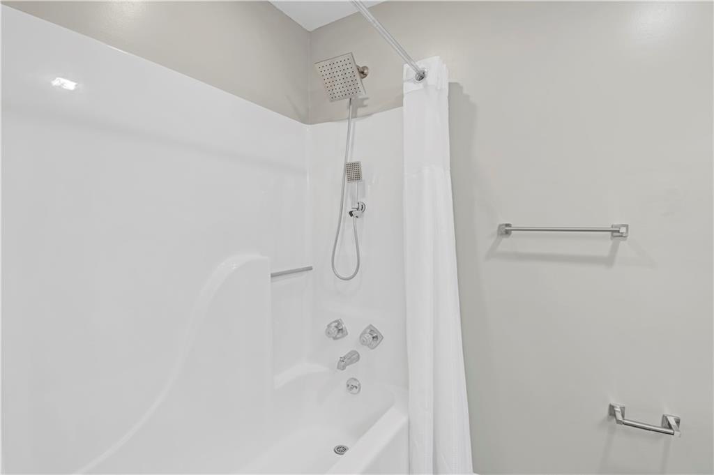 2405 Kenzie Road Pittsburgh, PA 15205 - Photo 17 of 36 Gallery Image 17