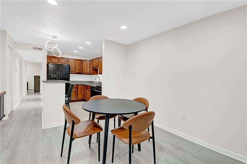 2405 Kenzie Road Pittsburgh, PA 15205 - Photo 4 of 36 Gallery Image 4