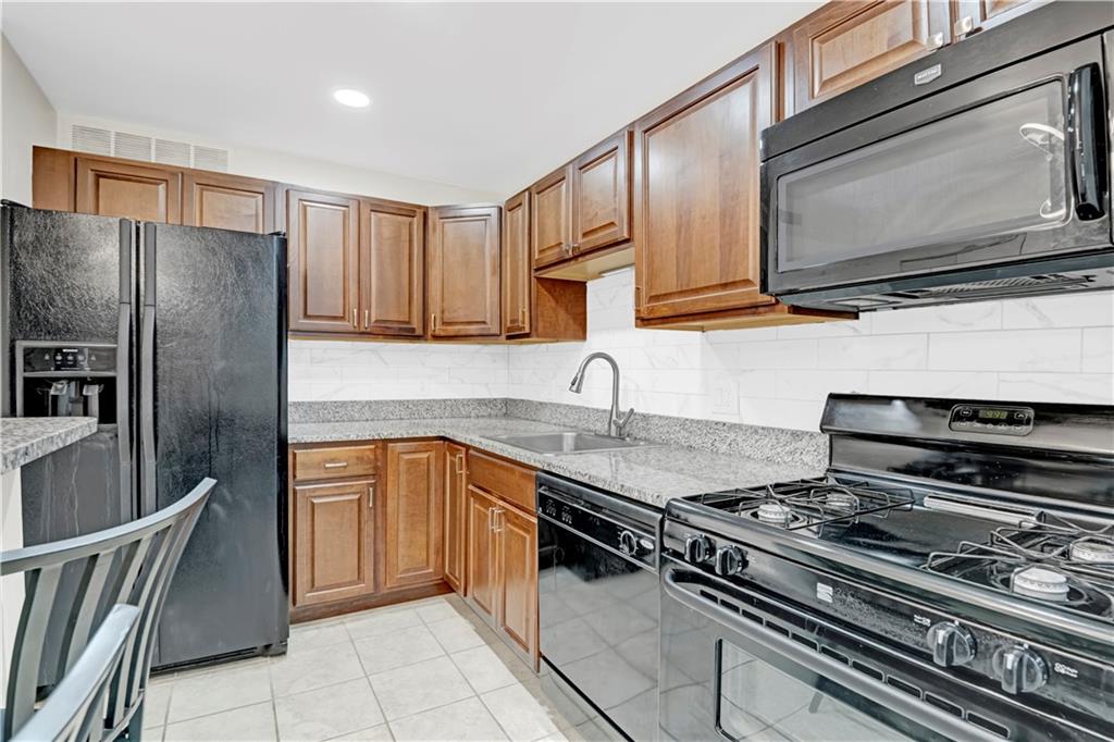 2405 Kenzie Road Pittsburgh, PA 15205 - Photo 7 of 36 Gallery Image 7