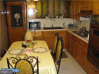 948 Tree Street Philadelphia, PA 19148 - Photo 4 of 5 Kitchen