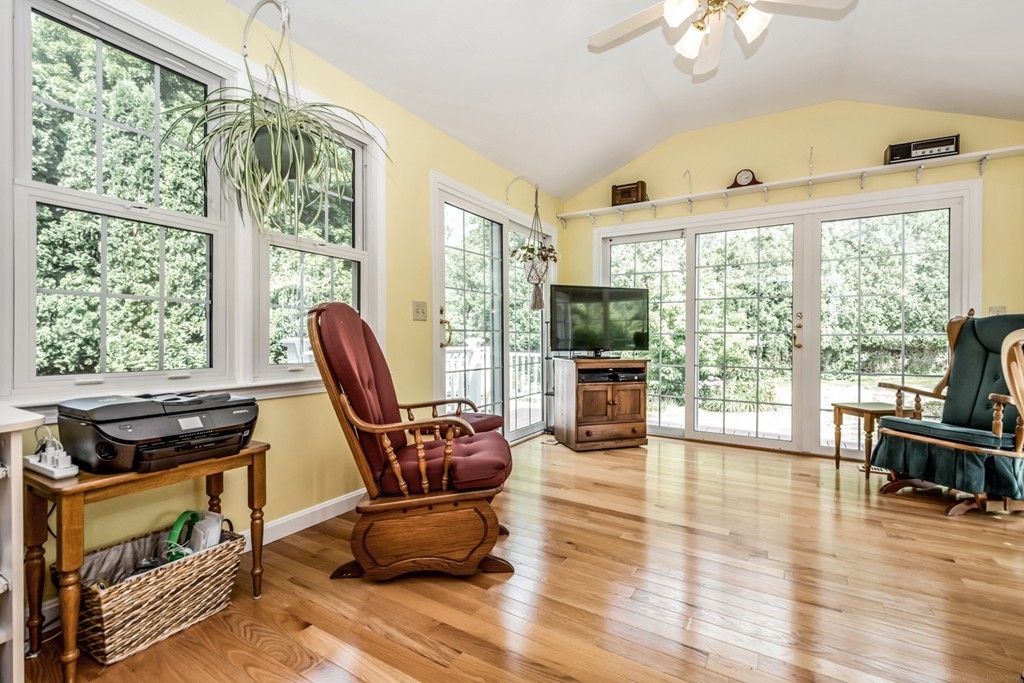 7 Lakeview Circle Sutton, MA 01590 - Photo 13 of 30 Gallery Image 13