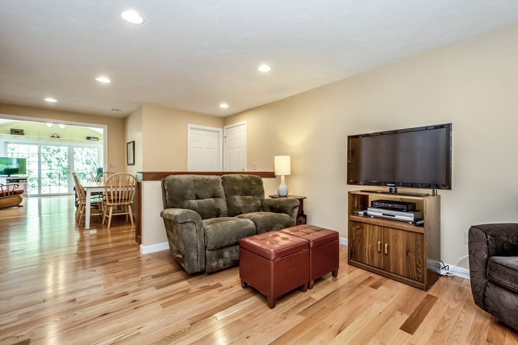 7 Lakeview Circle Sutton, MA 01590 - Photo 15 of 30 Gallery Image 15