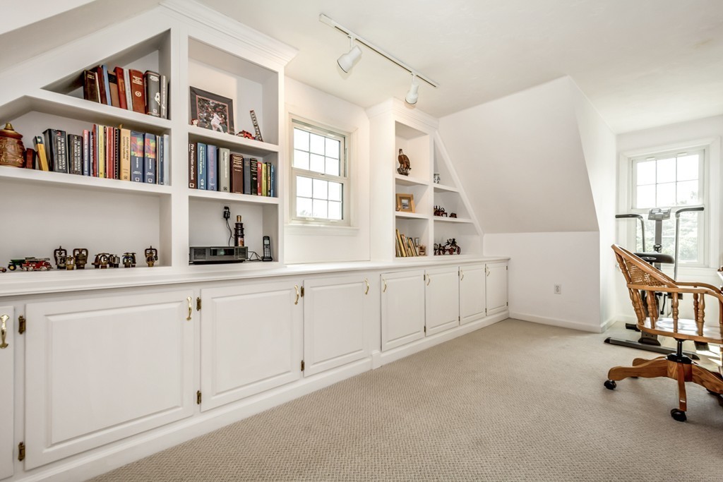 7 Lakeview Circle Sutton, MA 01590 - Photo 23 of 30 Gallery Image 23