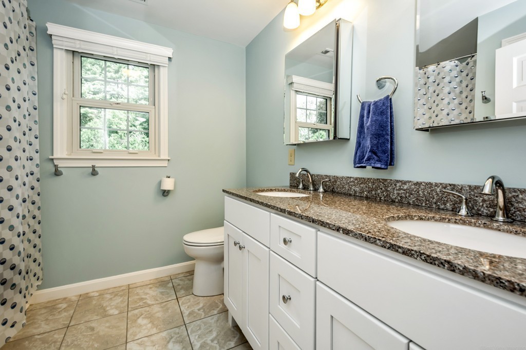 7 Lakeview Circle Sutton, MA 01590 - Photo 24 of 30 Gallery Image 24