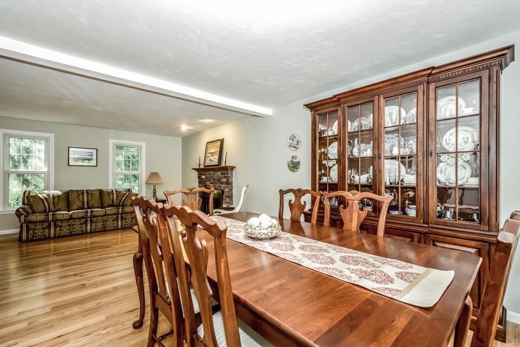 7 Lakeview Circle Sutton, MA 01590 - Photo 6 of 30 Gallery Image 6
