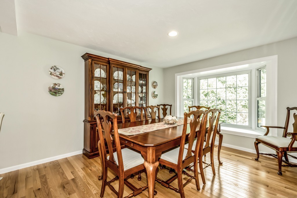 7 Lakeview Circle Sutton, MA 01590 - Photo 7 of 30 Gallery Image 7
