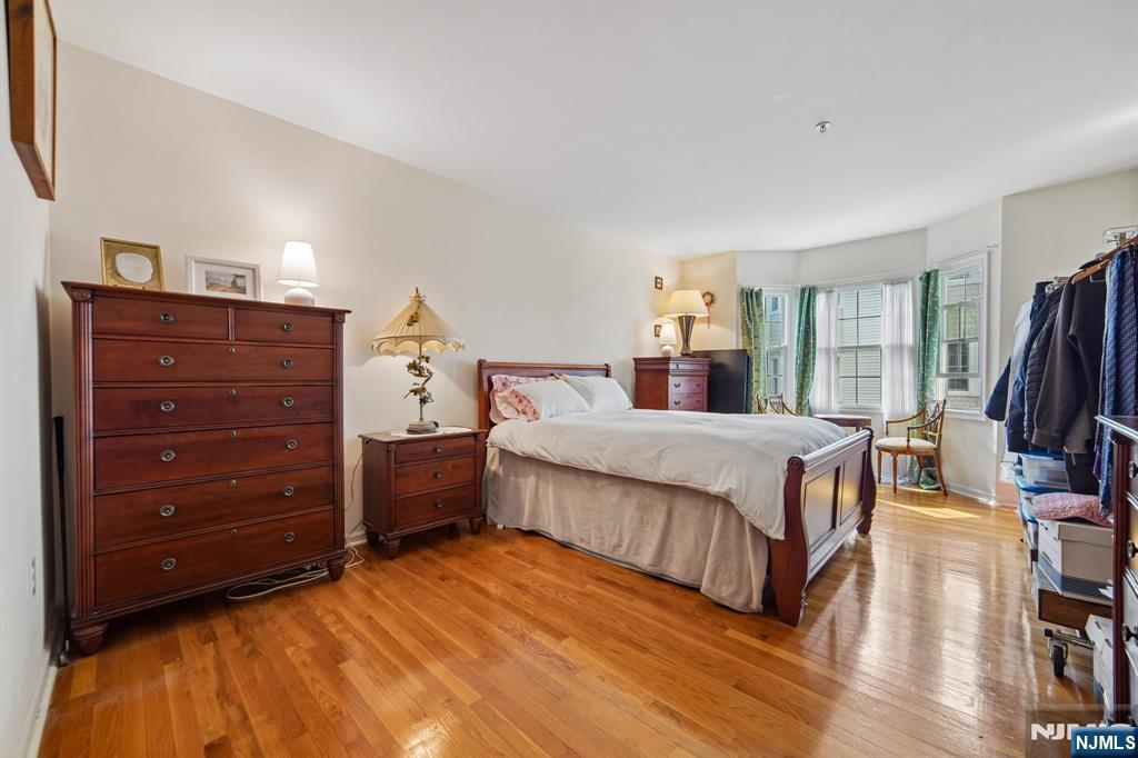 249 The Promenade Edgewater, NJ 07020 - Photo 8 of 29