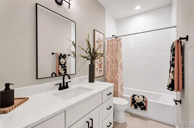 $799,990 | 1 Chandler@gates Manor, St. Louis, MO 63126