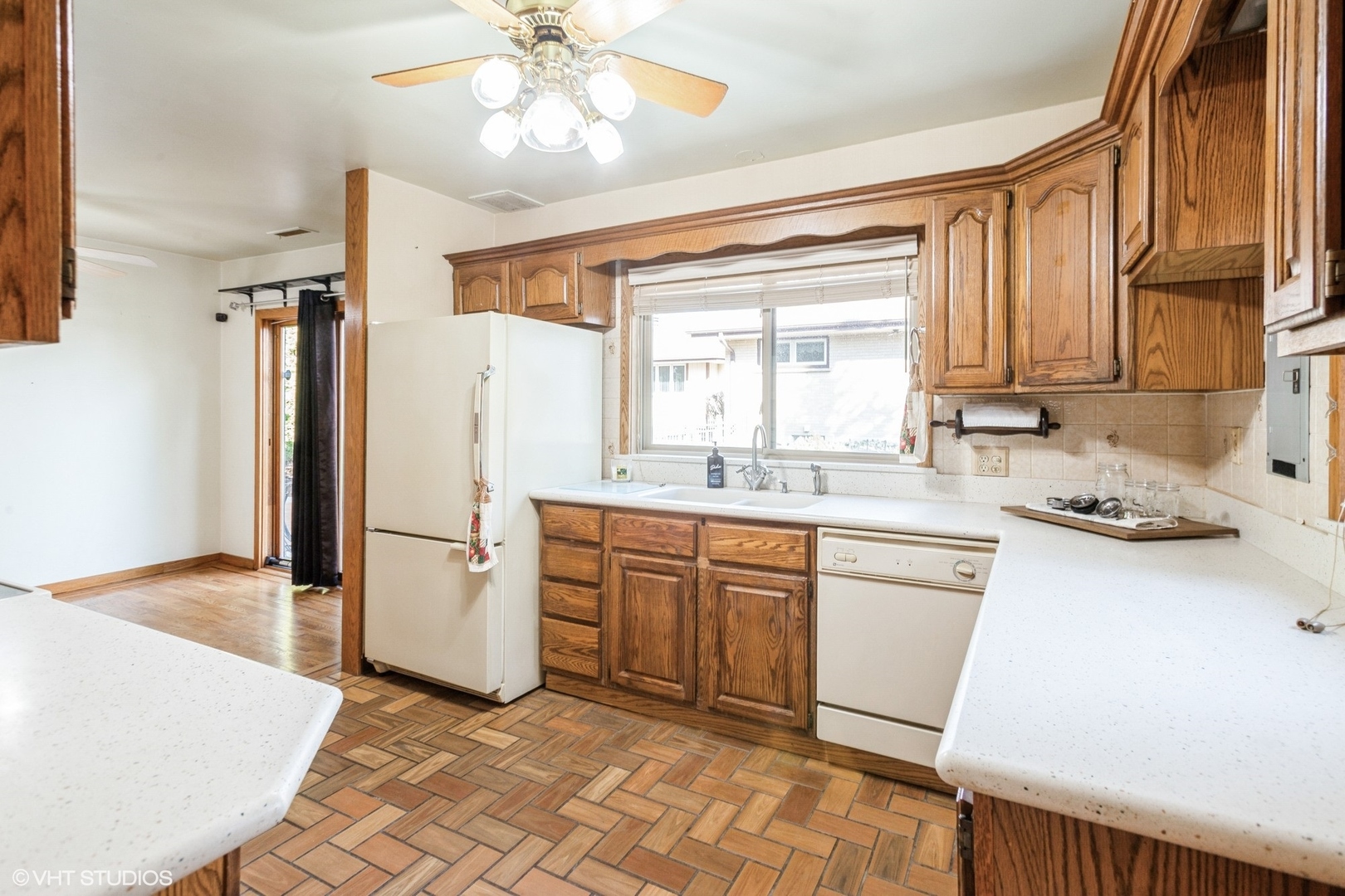 4N150 Church Road Bensenville, IL 60106 - Photo 8 of 45 Gallery Image 8