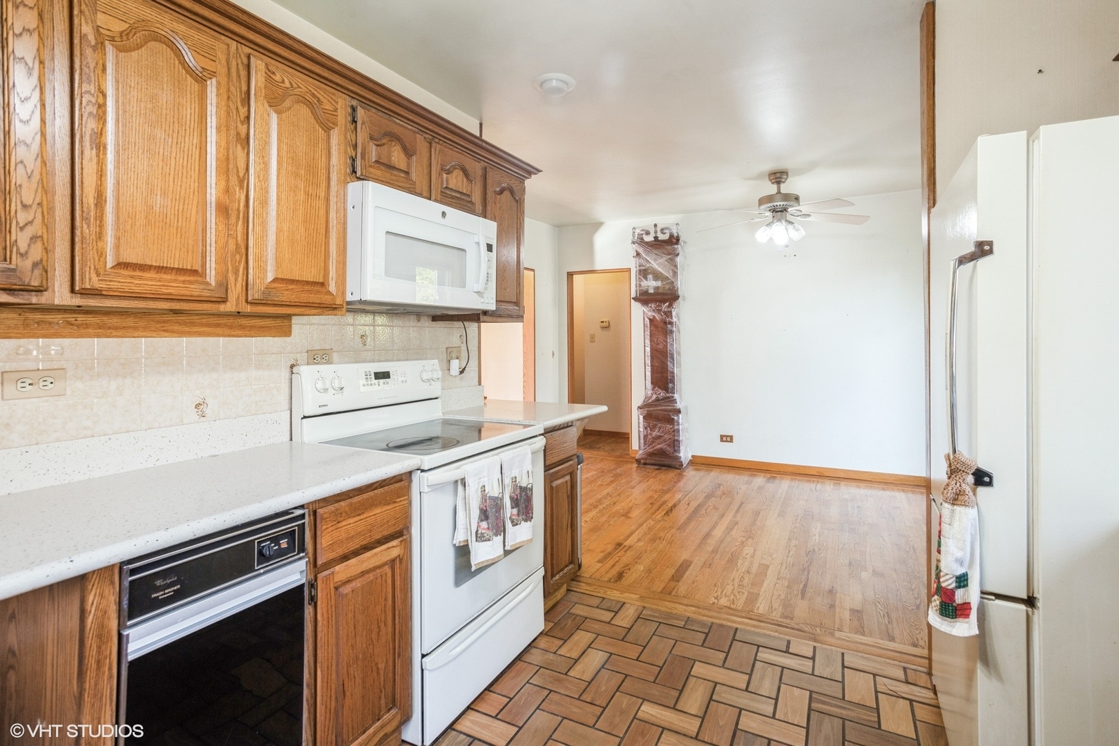 4N150 Church Road Bensenville, IL 60106 - Photo 10 of 45 Gallery Image 10
