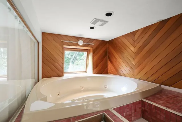 $1,299,900 | 566 Shore Road, Bourne, MA 02559