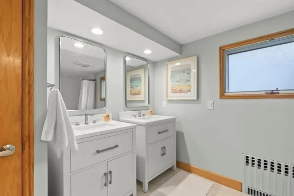 $1,299,900 | 566 Shore Road, Bourne, MA 02559