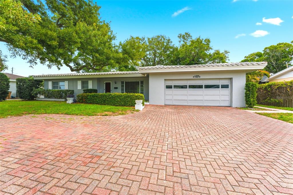 1705 Indian Rocks Road Belleair, FL 33756 - Photo 2 of 31