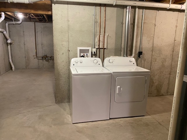 2225 7th Street Peru, IL 61354 - Photo 15 of 15 a utility room with dryer and washer