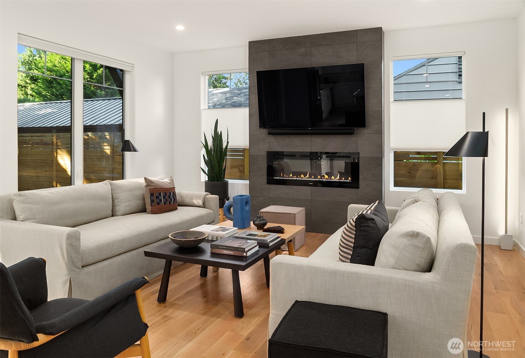 10419 41st Avenue Southwest Seattle, WA 98146 - Photo 13 of 39