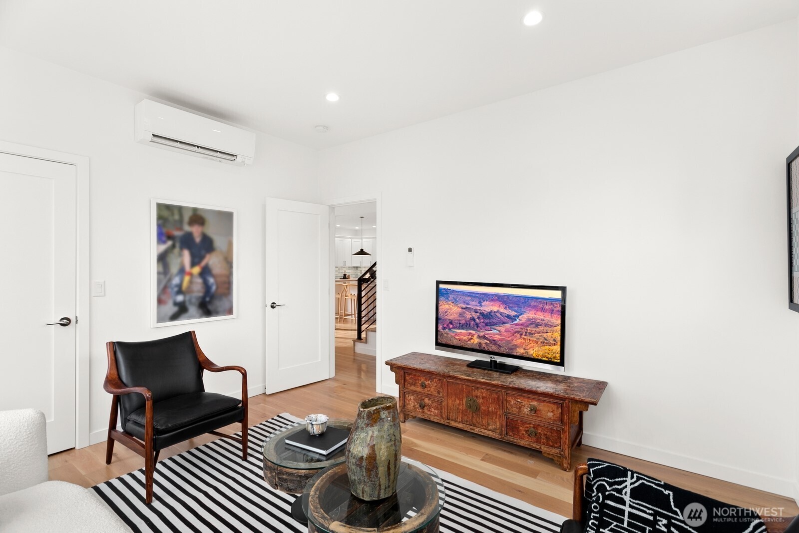 10419 41st Avenue Southwest Seattle, WA 98146 - Photo 18 of 39