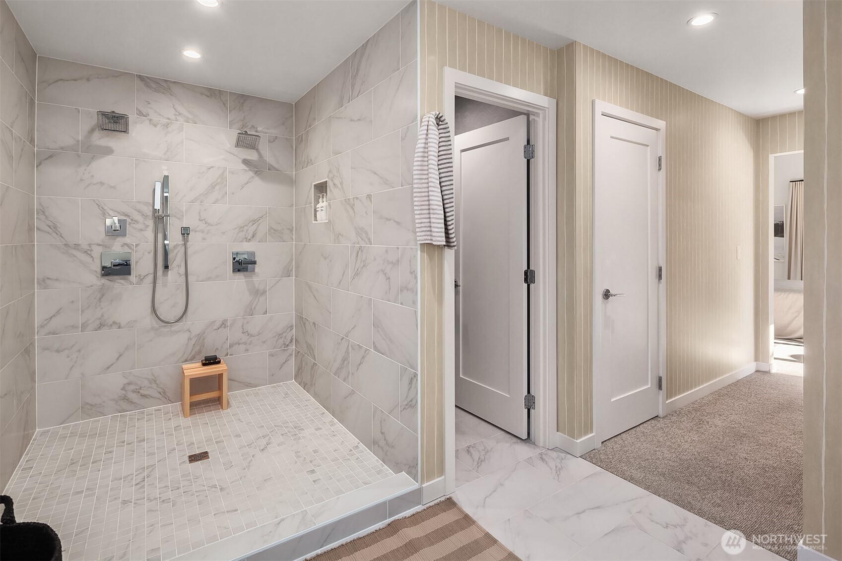 10419 41st Avenue Southwest Seattle, WA 98146 - Photo 24 of 39