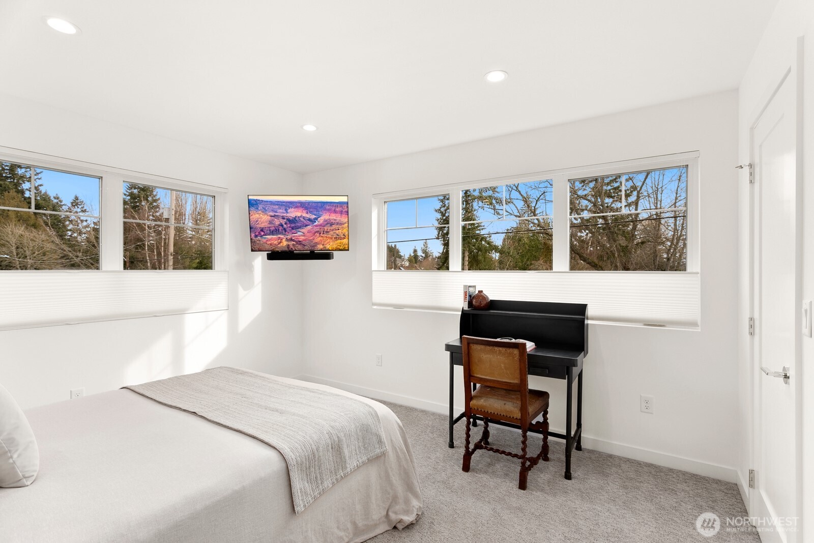 10419 41st Avenue Southwest Seattle, WA 98146 - Photo 28 of 39