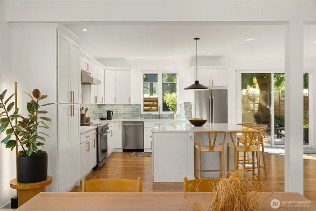 $1,550,000 | 10419 41st Avenue Southwest, Seattle, WA 98146