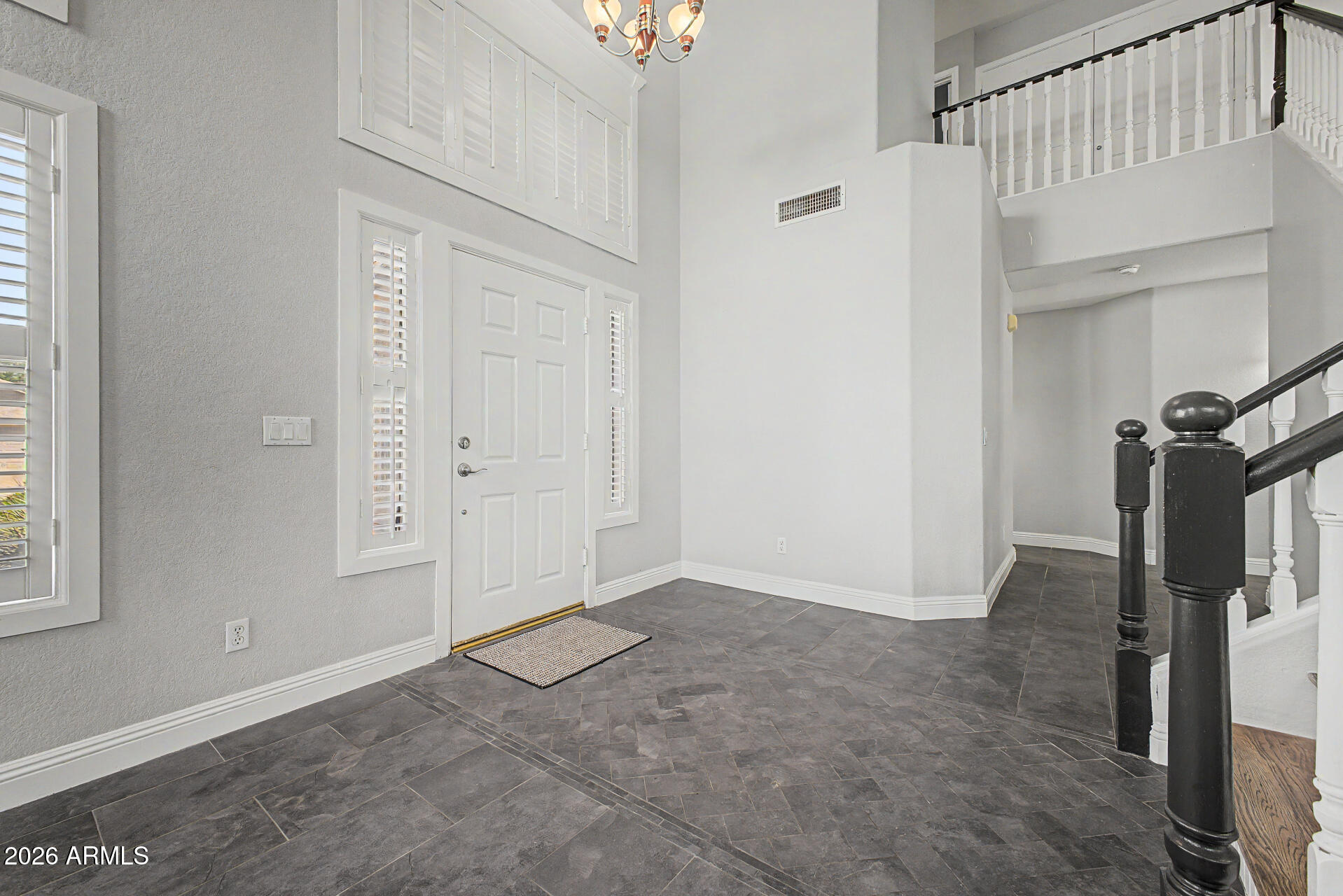 1098 South Roca Street Gilbert, AZ 85296 - Photo 9 of 57 Entry1_NW2SE