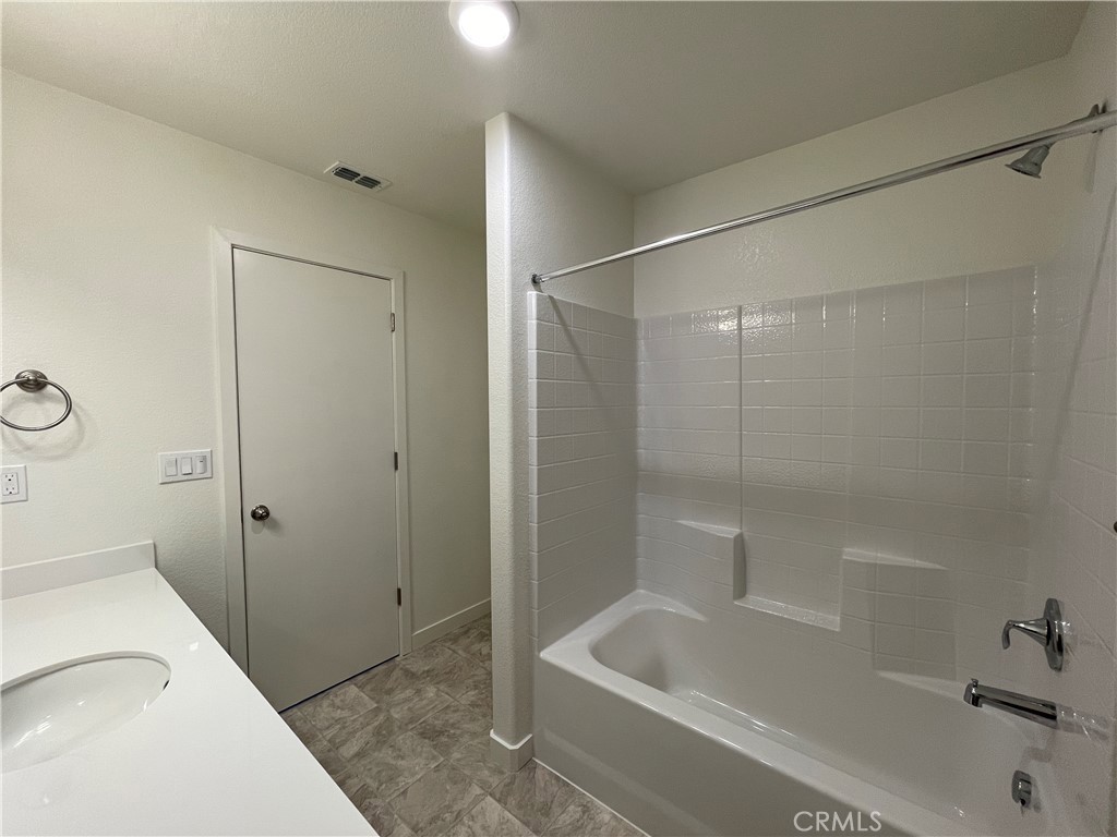 732 Stone Ridge Avenue Merced, CA 95341 - Photo 3 of 5
