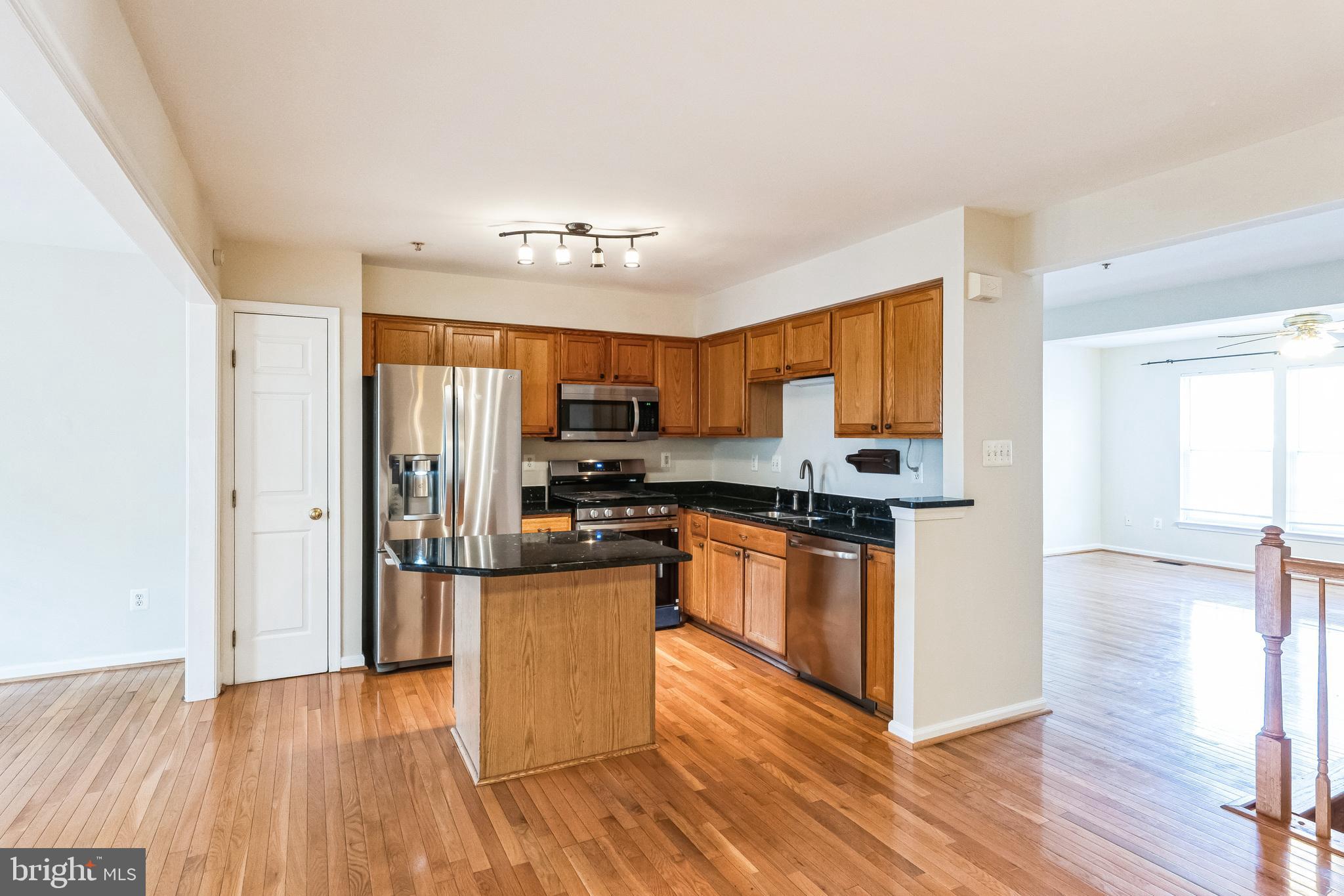13320 Rising Sun Lane Germantown, MD 20874 - Photo 7 of 20 Eat in Kitchen