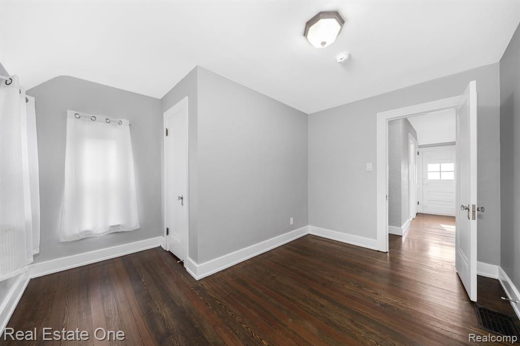 54 Mohawk Road Pontiac, MI 48341 - Photo 21 of 36