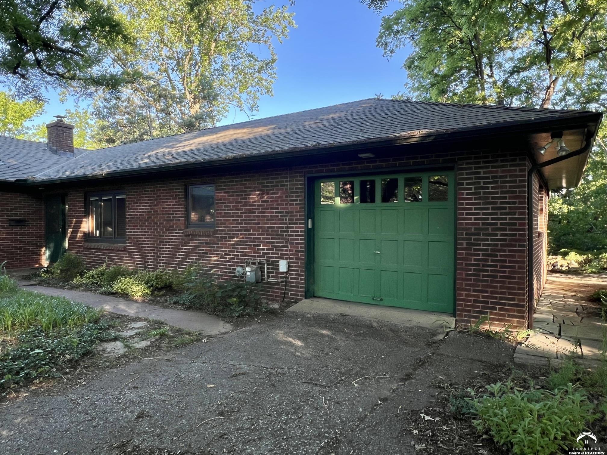 3 Westwood Road Lawrence, KS 66044 - Photo 3 of 94