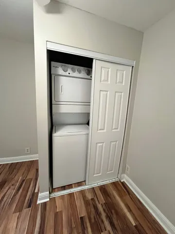 a view of utility room