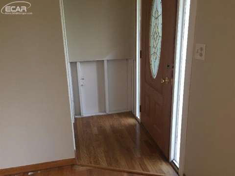 8168 Hartland Road Fenton, MI 48430 - Photo 6 of 19 20443969-5.JPG