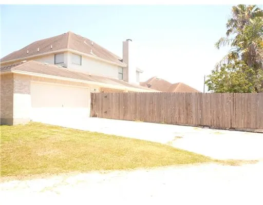 $2,200 | 7033 Bevington Drive, Corpus Christi, TX 78413