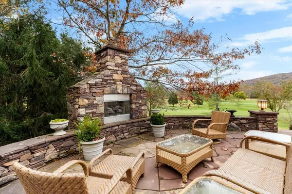 $990,000 | 2115 Plank Drive, Blacksburg, VA 24060