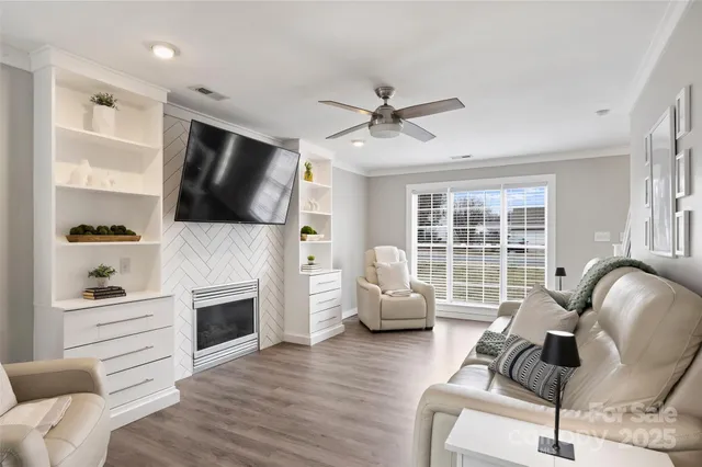 $375,000 | 14402 Southbridge Forest Drive, Charlotte, NC 28273