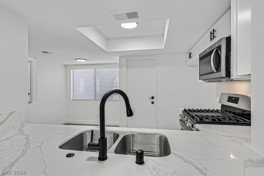 505 East Rolly Street Henderson, NV 89011 - Photo 5 of 25 Gallery Image 5
