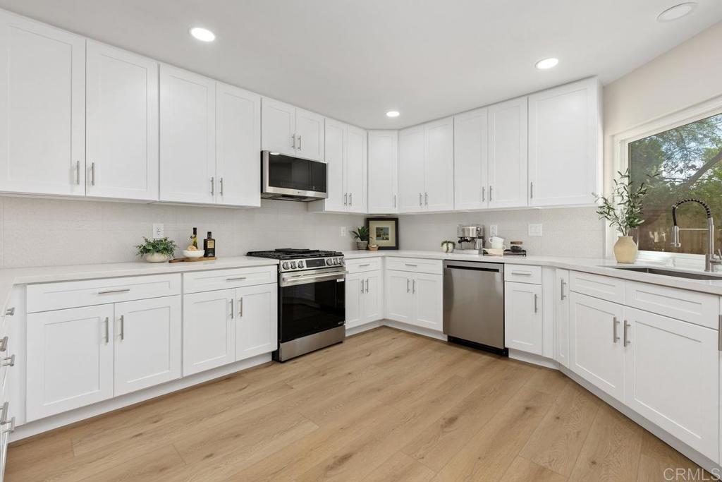1729 Gascony Road Encinitas, CA 92024 - Photo 11 of 37