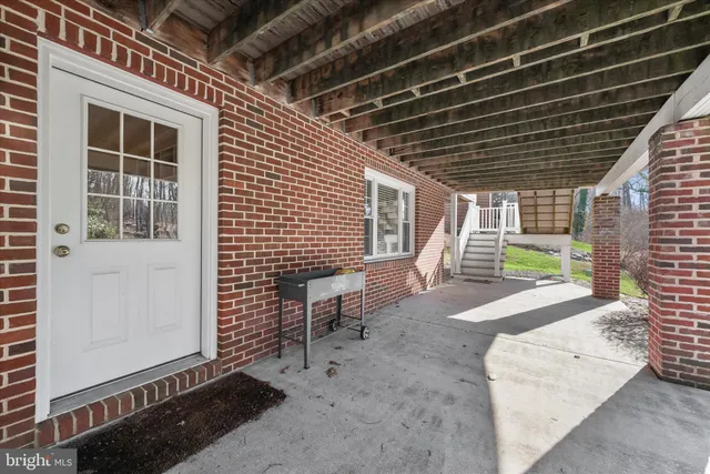 $800,000 | 1112 Hampton Garth, Baltimore, MD 21286