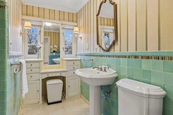 $1,749,000 | 2757 Dean Parkway, Minneapolis, MN 55416
