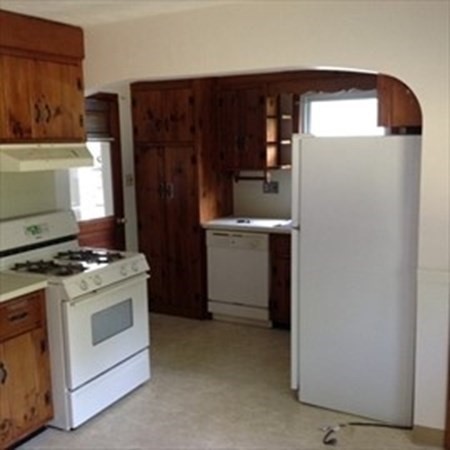 48 Ridgeway Street Westfield, MA 01085 - Photo 4 of 10 Gallery Image 4