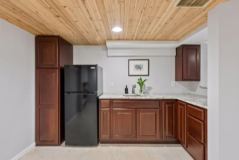 $700,000 | 5148 Upton Avenue South, Minneapolis, MN 55410