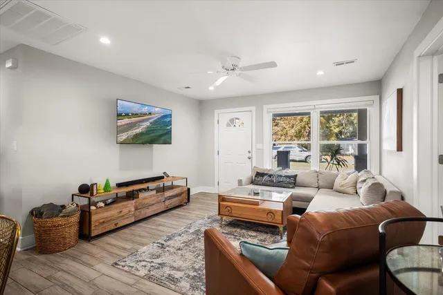 $470,000 | 1583 West Robinhood Drive, Charleston, SC 29407