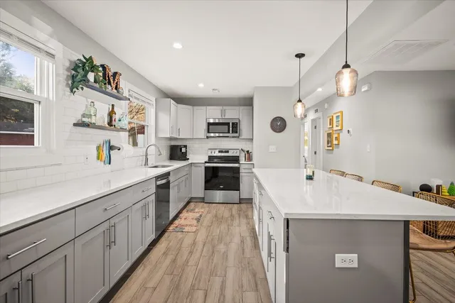 $470,000 | 1583 West Robinhood Drive, Charleston, SC 29407