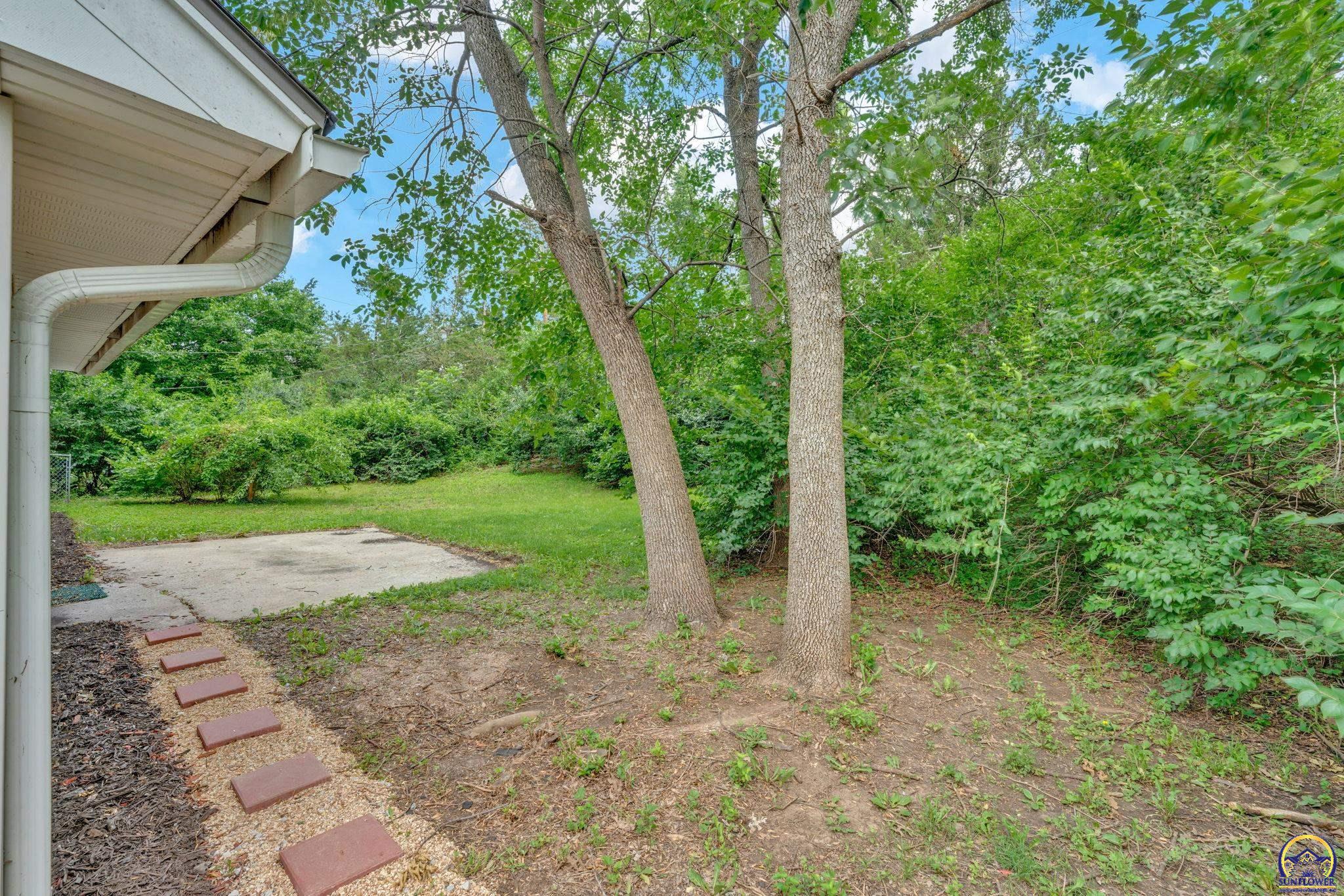 3704 Southwest 34th Street Topeka, KS 66614 - Photo 40 of 41 Backyard