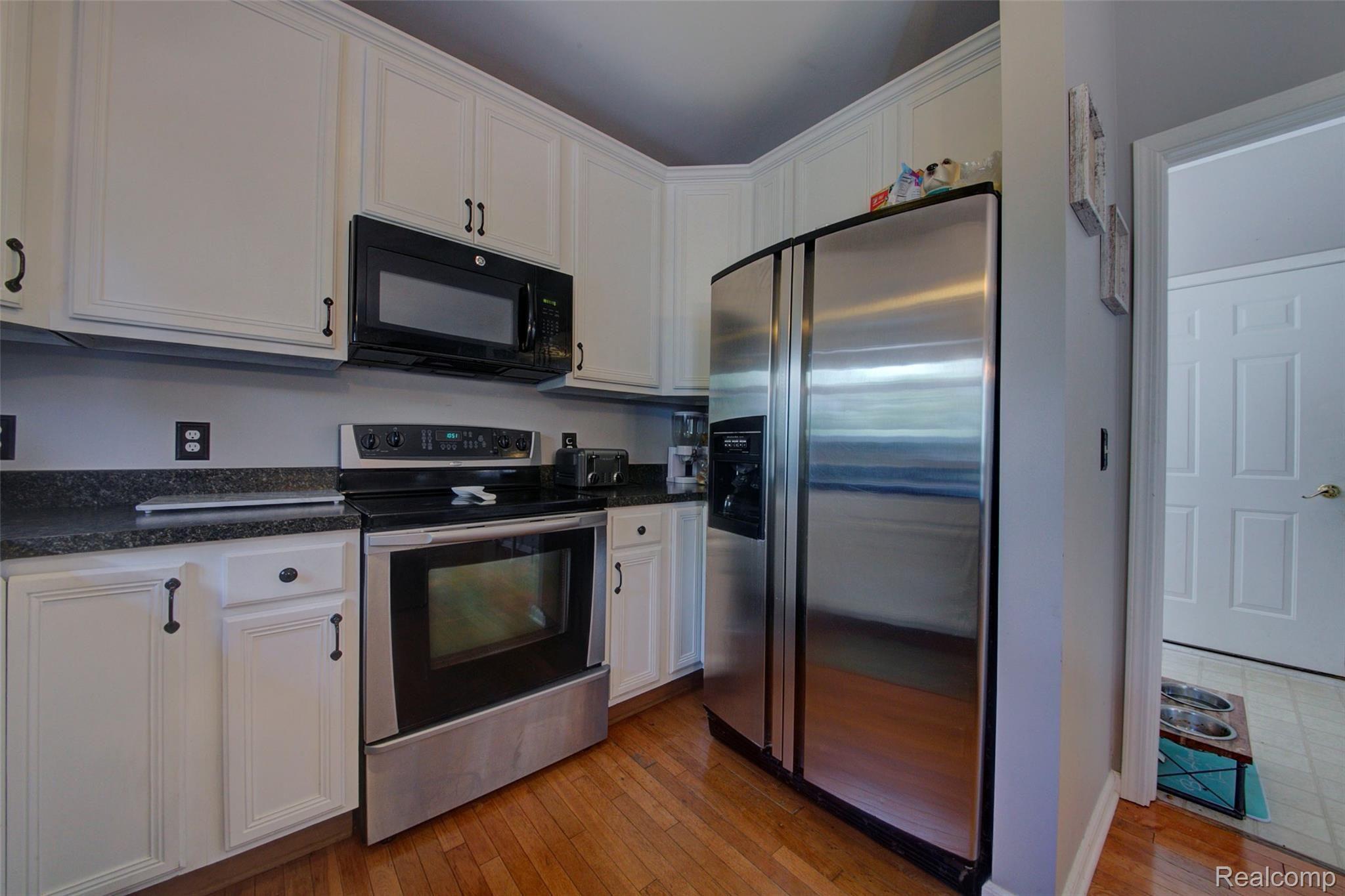 2720 Clivedon Road Howell, MI 48843 - Photo 10 of 50 930A0592_3_4.jpg
