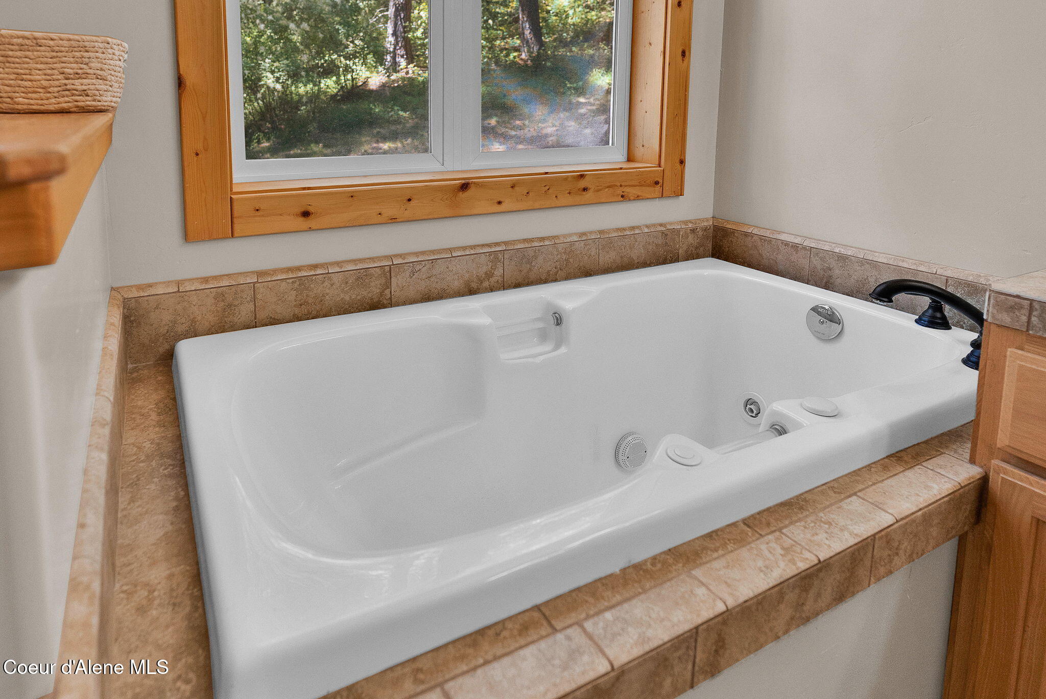 316 Brisboys Road Sagle, ID 83860 - Photo 25 of 77 Primary Bathroom