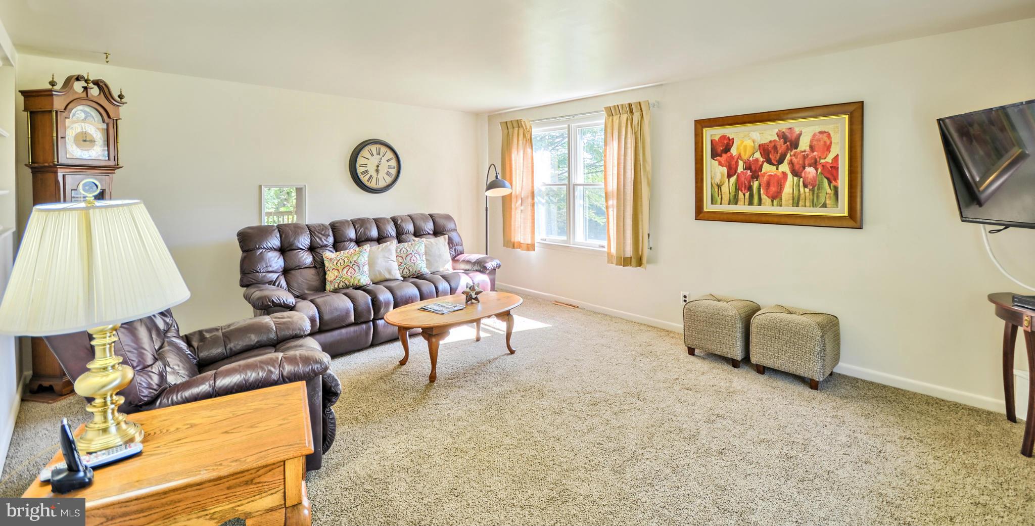 2904 Basford Road Frederick, MD 21703 - Photo 11 of 30 Living Room