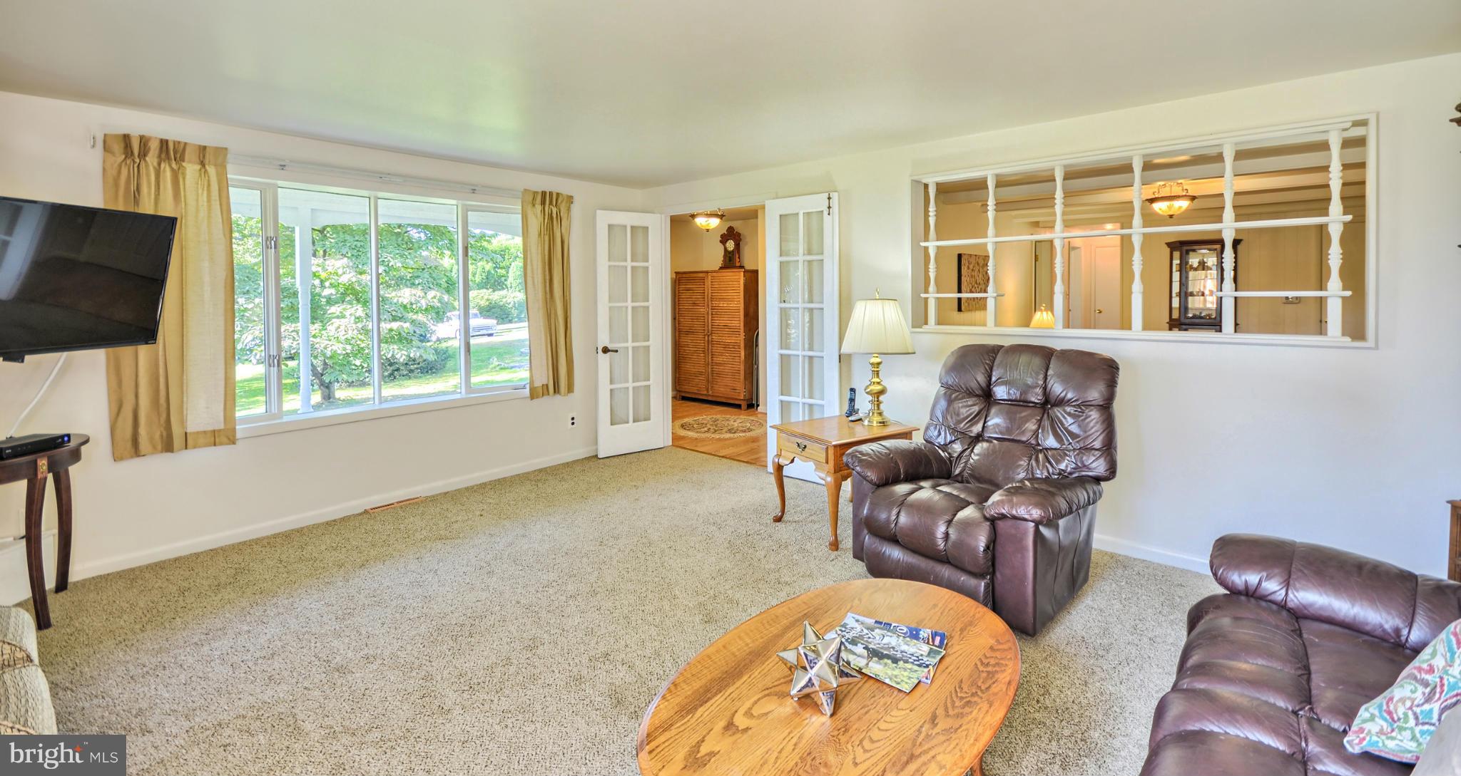 2904 Basford Road Frederick, MD 21703 - Photo 3 of 30 Living Room