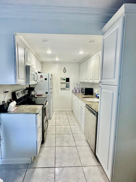 1080 Exeter Boca Raton, FL 33434 - Photo 2 of 37 Kitchen