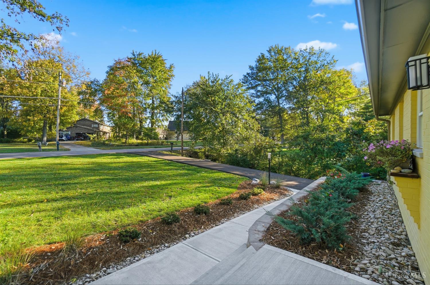 8743 Weller Road Montgomery, OH 45249 - Photo 4 of 33 Gallery Image 4