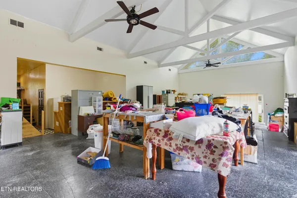 $650,000 | 605 South Lake Drive, Oneida, TN 37841