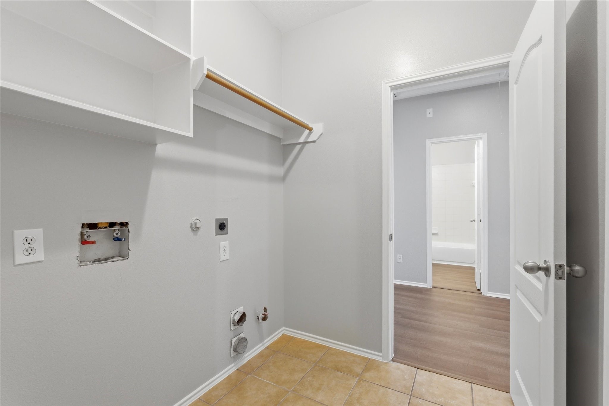 4506 Prince Street Baytown, TX 77521 - Photo 21 of 26 Laundry Room